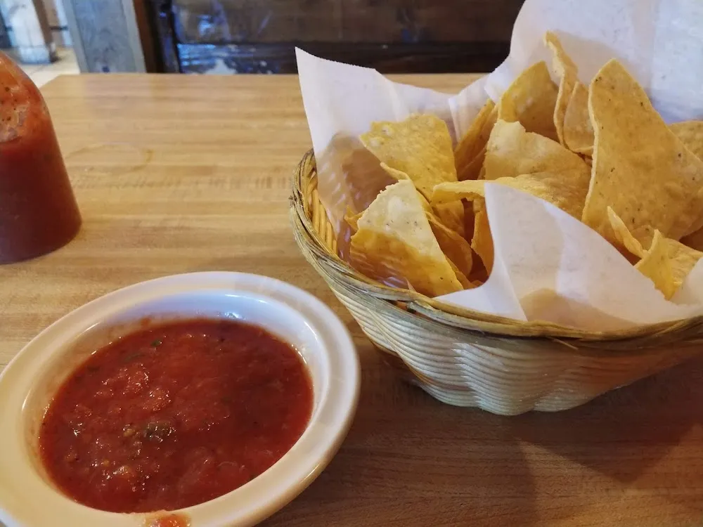 Chips and Salsa Also with White Cheese Dip
