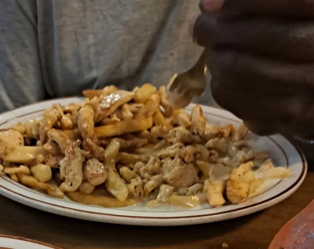 Con Pollo Chicken with Fries with Cheese